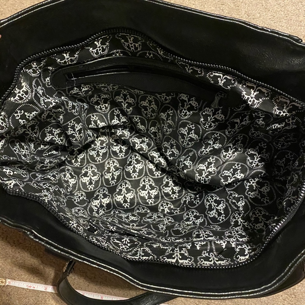 SOLD      Skull purse - Picture 7 of 7